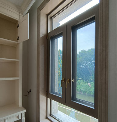 Doppelverglasetes Schwingfenster aus Aluminium