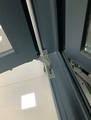 Ausgeschneiderte Schwing-Egress-Fensterpulver beschichtet und reibungslos betrieben