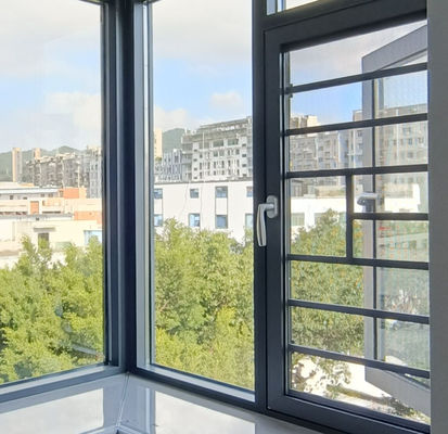 Anpassbares Schwingfenster mit 1,2 mm Aluminium-Gehäuse