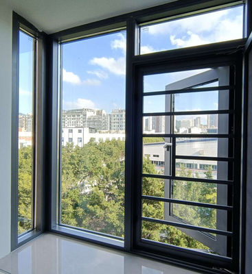 Hochwertiges Aluminium-Swing-Fenster mit Mehrpunktsperre und gehärtetem Isolierglas