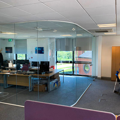 Modernes Design mit dickem Glasrahmen Bürowände mit gehärtetem Glas