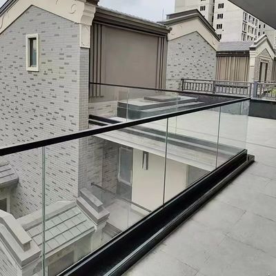 Gerüstlose Aluminium-U-Kanal-Glasgeländer Rechteckige U-Kanalbalustrade