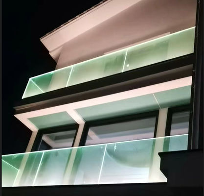 Außenaluminium U-Kanal-Glasgeländer Leichtgewicht mit LED-Licht