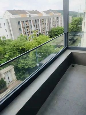 Modernes Design Klar U-Kanal Glasbalustrade mit gehärtetem Glas