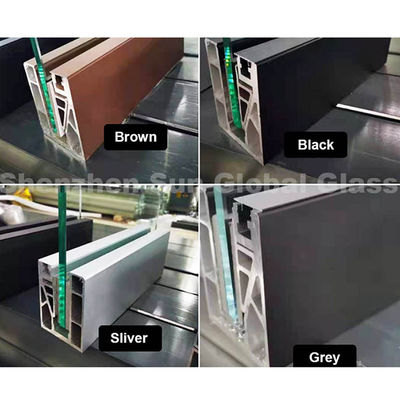 SZG U Kanal Rahmenlos 12 mm Glas Balkon Geländer Wohngebäude