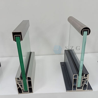 LED-Lichtglasbalustrade Aluminium Moderne Geländer Designs Rahmenlose gehärtetes Glas Balkon Geländer im Freien