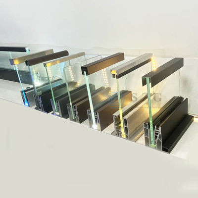 12 mm Treppe ohne Rahmen Glas Balkon Geländer U-Kanal mit LED-Licht