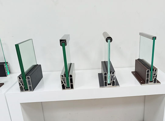 Aluminium-U-Kanal-Glasbalustrade Wetterbeständig für den Außenbereich