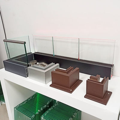 Anpassbares 12mm Aluminium-U-Kanal-Glasgeländer 304 SS-Handgleis