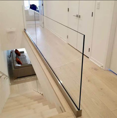angepasste Rahmenlose Glasbalustrade 8mm, 10mm, 12mm Aluminium U-Kanal-System