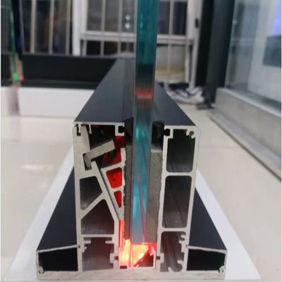 Offene Ansicht Rahmenlose Glasgeländer Balkon Balustrade Glas U-Kanal mit LED-Leuchten