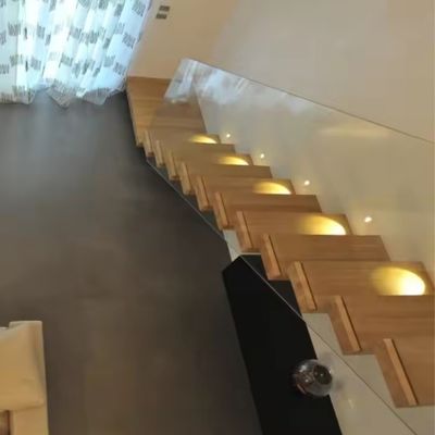 Villa-Design schwimmende Treppe unsichtbare Stahlstringer mit Holz-Tread-Glasgeländer