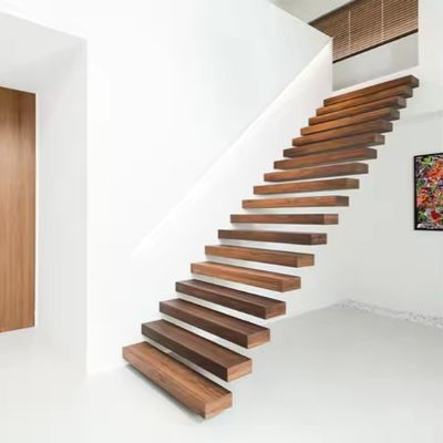 Wohnraum Innenraum Schwebende Holztreppe Elegantes Design mit Rot-Eich- / Weiß-Eich-Treppe