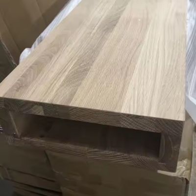 Wohnraum Innenraum Schwebende Holztreppe Elegantes Design mit Rot-Eich- / Weiß-Eich-Treppe