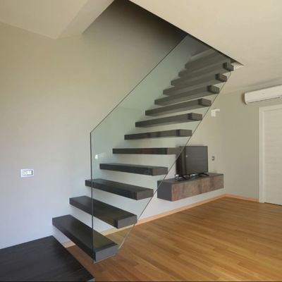 Villa/Abteilung Dekorationstreppe Innenraum offene Treppe Holz schwimmende Glastreppe