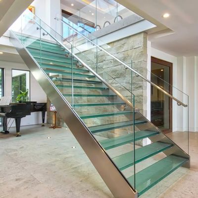 Individuelle Formen Entwurf schwimmende Treppe mit Glasgeländer 10 mm Glasdicke Auswahl