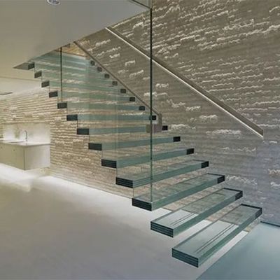Individuelle Formen Entwurf schwimmende Treppe mit Glasgeländer 10 mm Glasdicke Auswahl