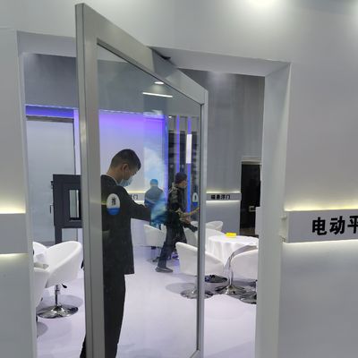 Aluminiumlegierungsrahmen Luxus-Design-Lamierte gehärtetes Glas Drehschraubende Vordertür in kundenspezifischen Größen für Einzel- und Doppelglastyp