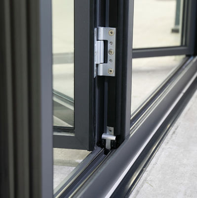 Graue Aluminium-Zweifachtüren mit geringer Wartung und durchsichtigen Glasoptionen für hohe Effizienz