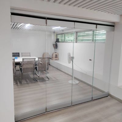 Slimline Aluminium-Zweifachtüren Innenbereich Balkon Klappbare Schiebetüren