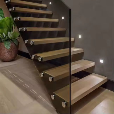 Lamierte Glaslauffläche Anpassungsfähige schwimmende Treppe mit Massivkohlenstoffstahlstringer
