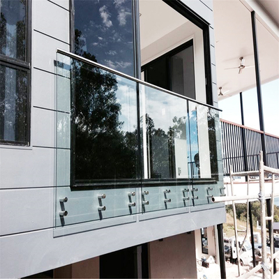 Rahmenloses Balkongeländer-System aus gehärtetem Glas für den Außenbereich mit Abstandshaltern