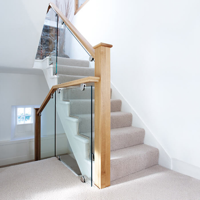 Rahmenloses Treppengeländer aus gehärtetem Glas, verstellbares Design, Bogen-Griffklemme, 304 316 Fitting