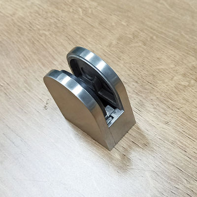 Rahmenloses Treppengeländer aus gehärtetem Glas, verstellbares Design, Bogen-Griffklemme, 304 316 Fitting