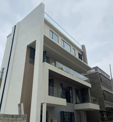 Anpassungsfähiges Rahmenloses Glasgeländersystem für sichere und moderne Außenzäune